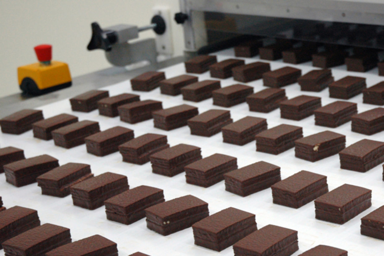 Layer Cake Ricoperto di Cioccolato