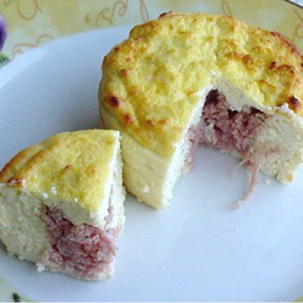 Cheesecake with Ham Filling